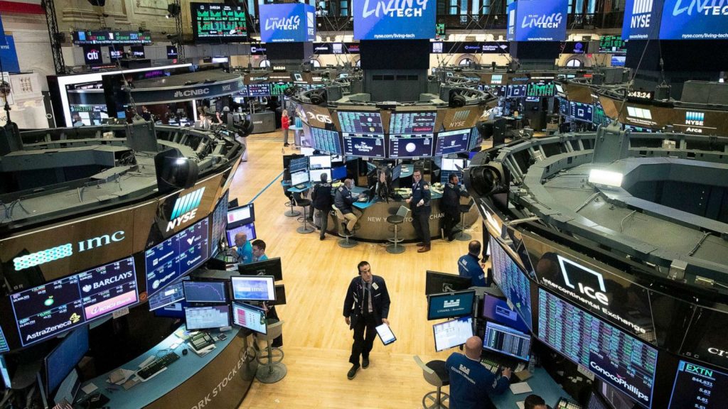 Tech stocks lead US markets