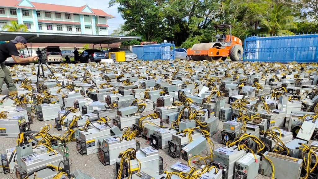 Malaysian authorities have seized 1,069 bitcoin mining rigs