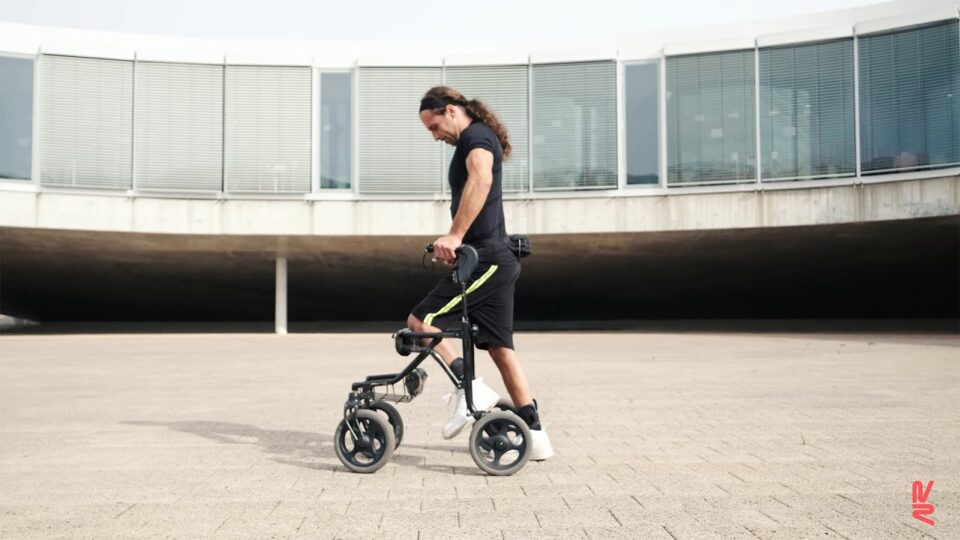 Paralysed man with severed spice walks again