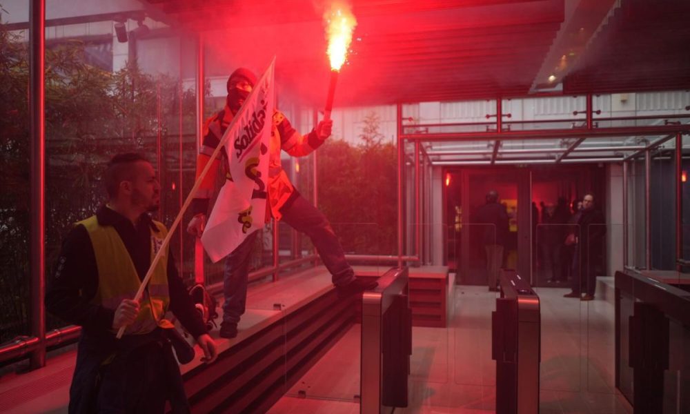Paris Protestors Storm LVMH Headquarters as Company's Revenue Soars